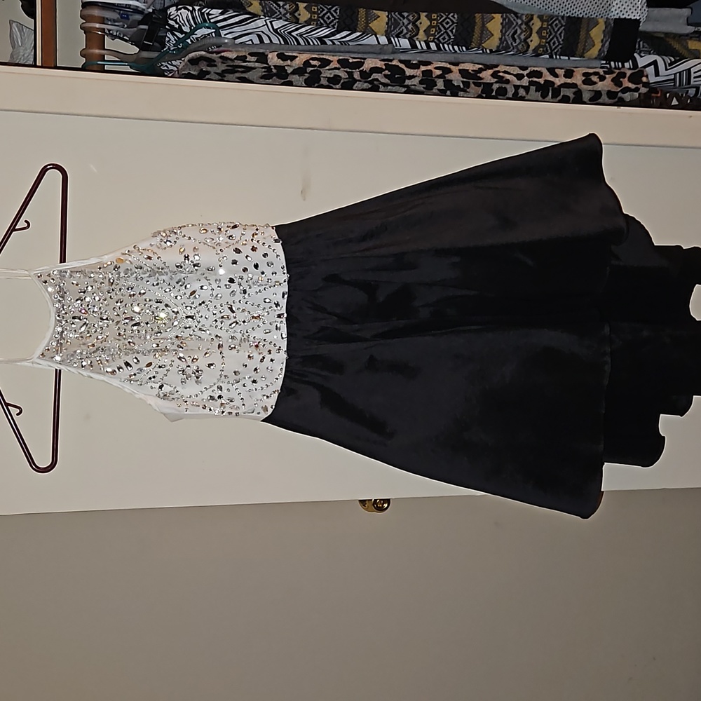 B. Darlin prom dress